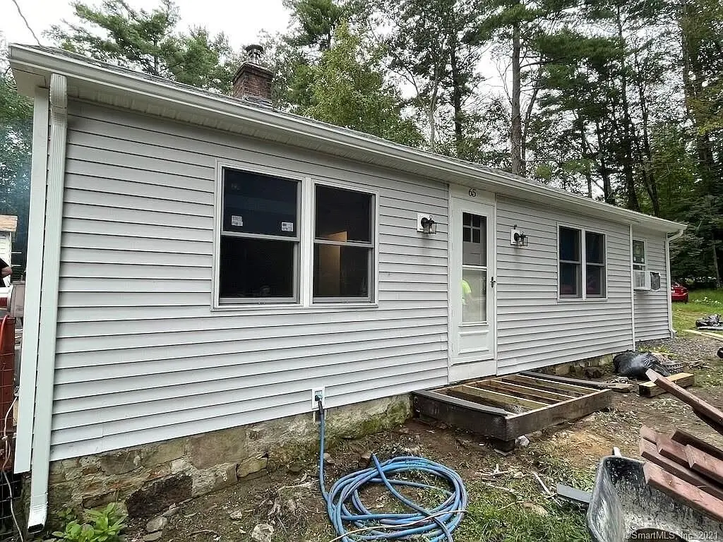 Single Family in Killingly, CT