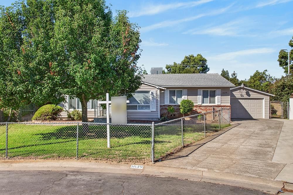 Single Family Residence in Sacramento, CA